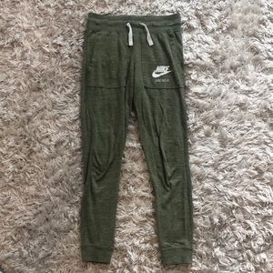 Nike Just Do it green sportswear vintage pants